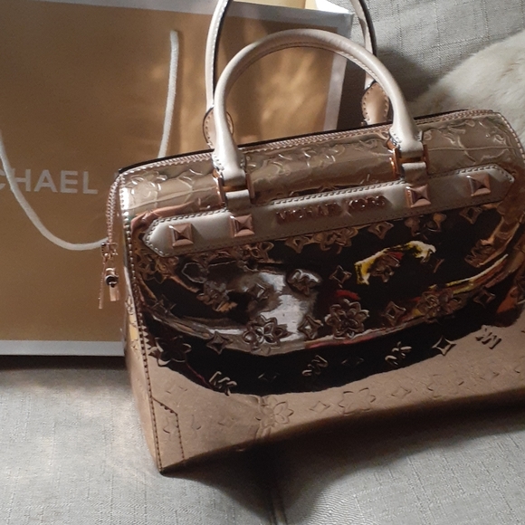 Brand new, new addition Michael Kors purse - Picture 3 of 8